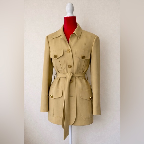 Vintage MOSCHINO Cheap & Chic Beige Belted Jacket Size 10 - Picture 3 of 10